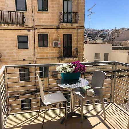 Well Located 2 Bedroom Flat In St.Julians San Ġiljan Extérieur photo